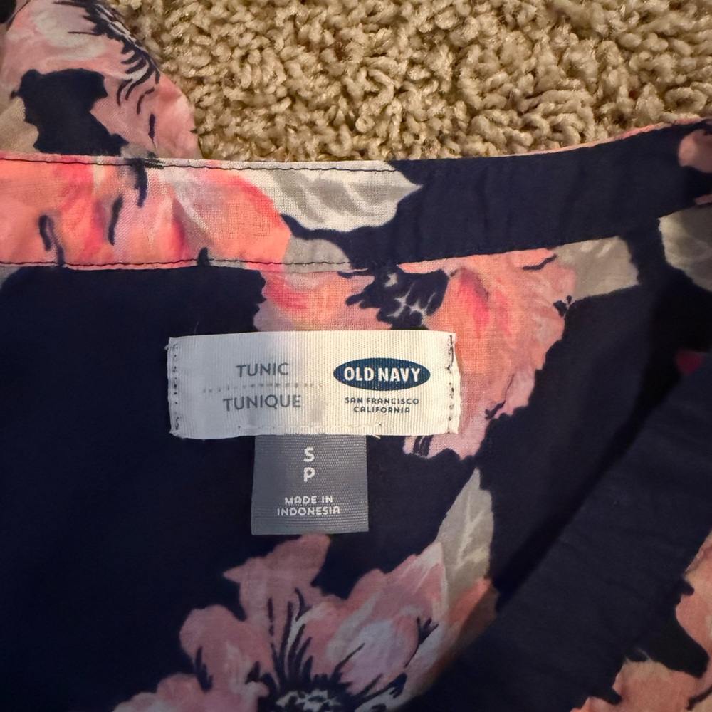 Old Navy Navy and Pink Floral Blouse - Picture 4 of 4